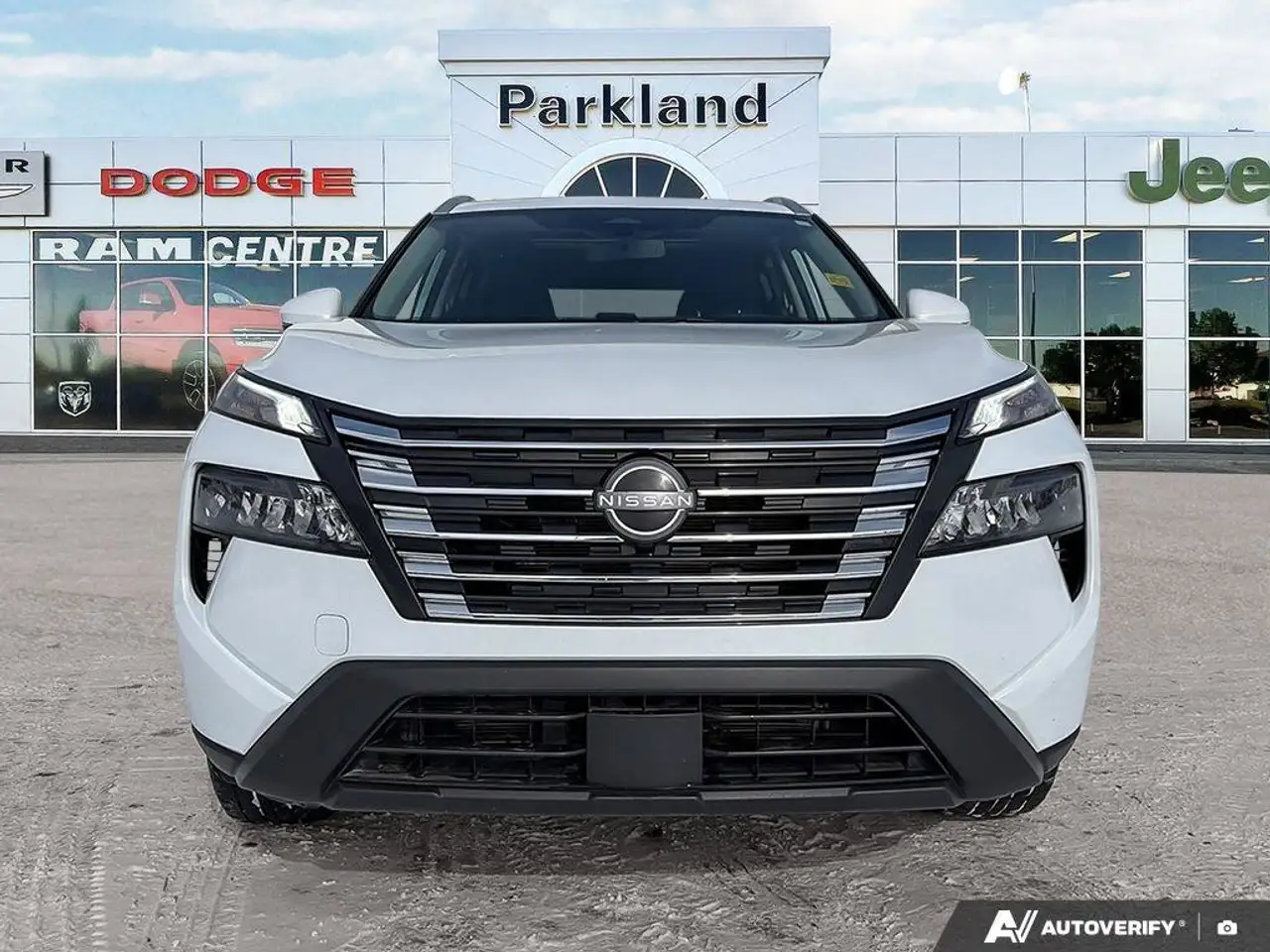 Nissan Rogue снимка Nissan Rogue