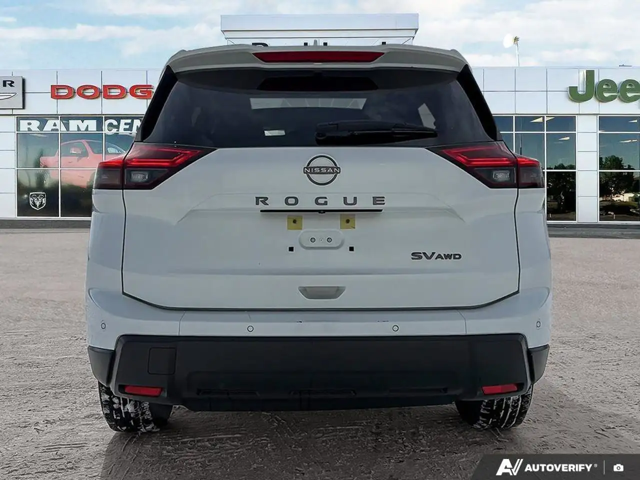 Nissan Rogue снимка Nissan Rogue