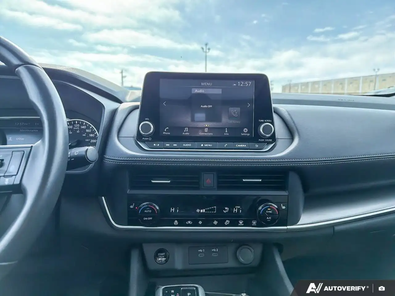 Nissan Rogue снимка Nissan Rogue