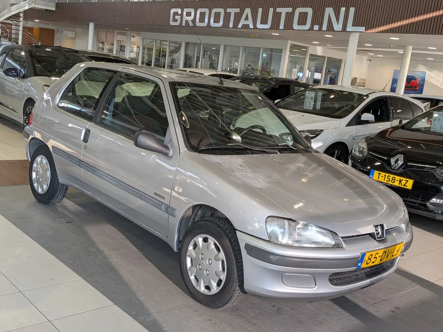 Peugeot 106 1.4 Accent Automaat NAP, Stuurbekrachtiging Gris - 1