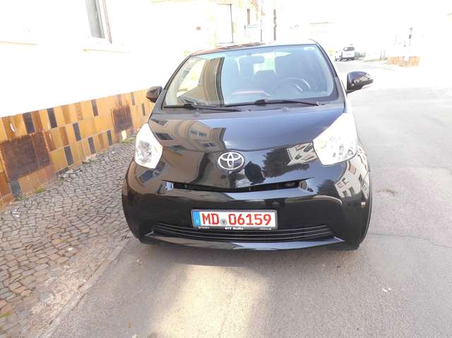 Imagine Toyota iQ Basis