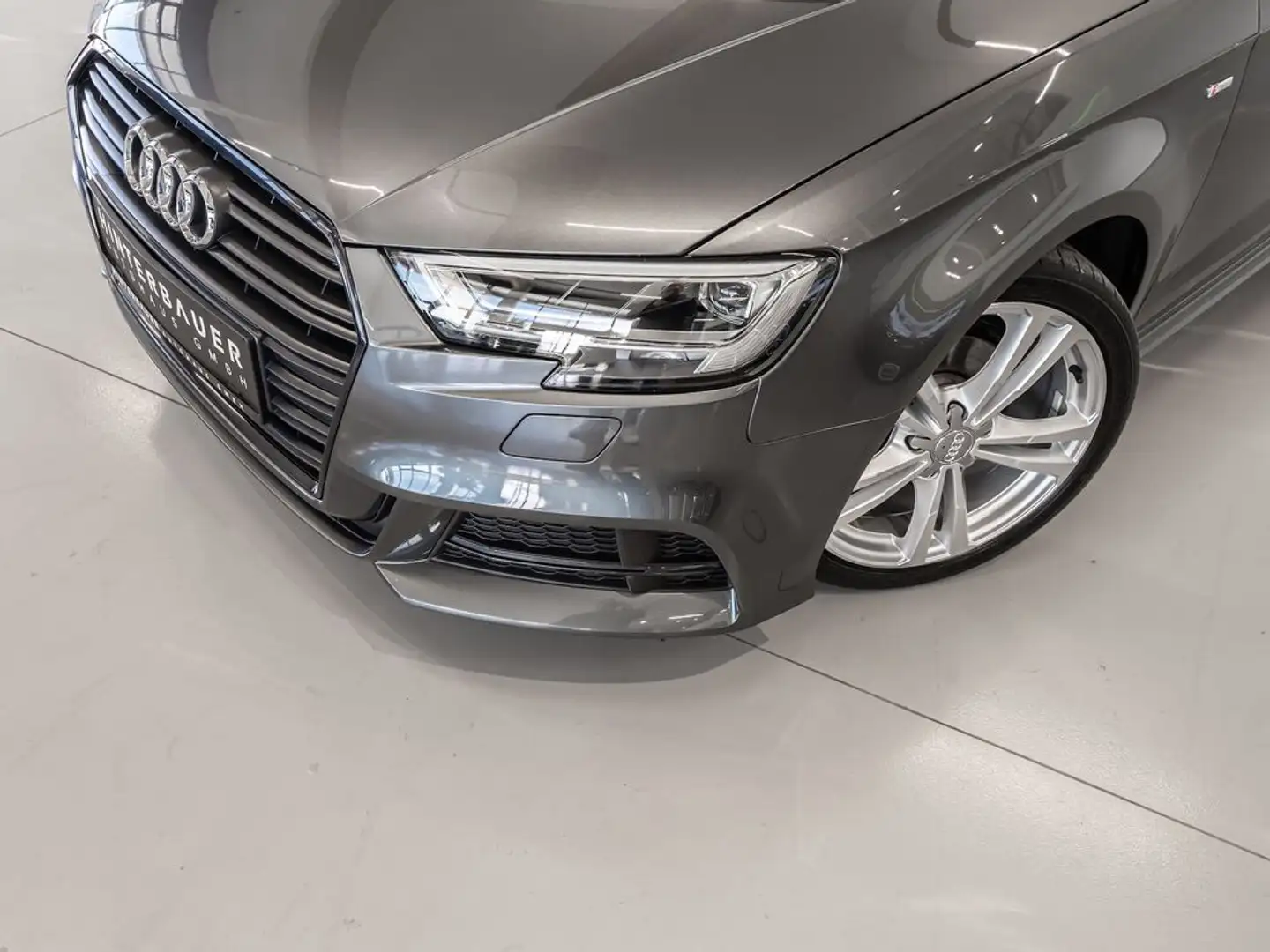 Audi A3 Sportback S-LINE 2x S-Line*LED*18 Zoll*Daytona Grau - 2