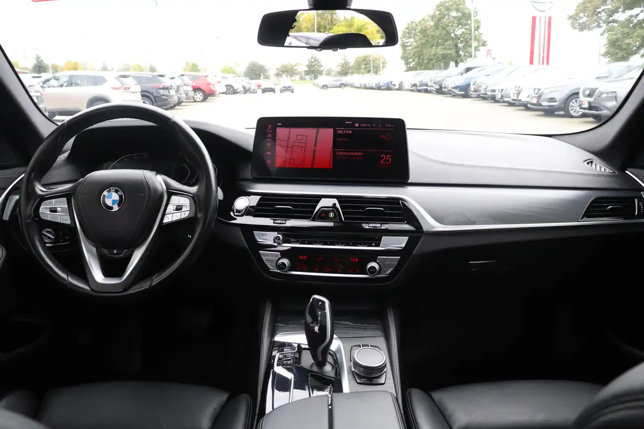 BMW 5 Series снимка BMW 5 Series