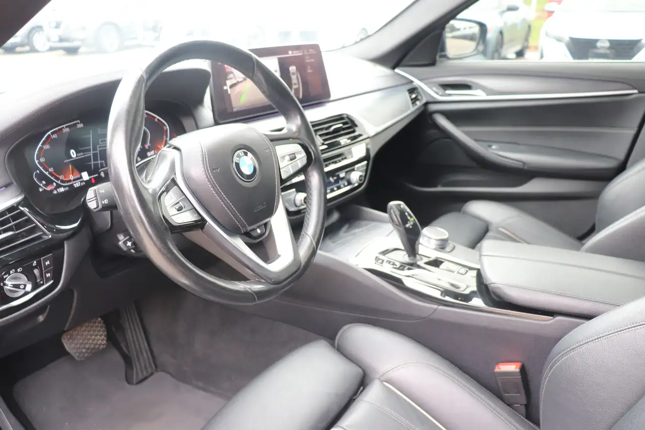 BMW 5 Series снимка BMW 5 Series