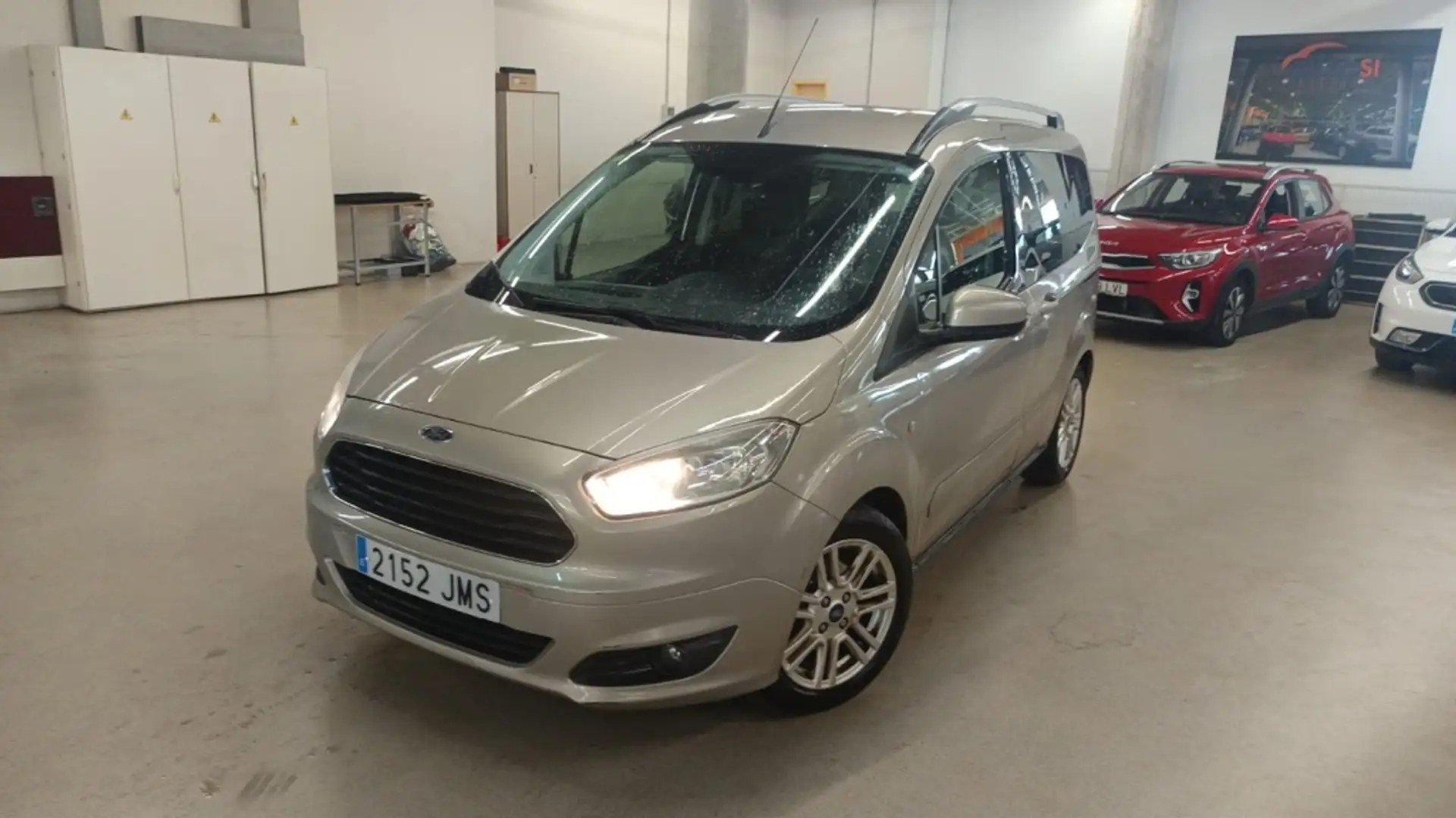 Ford Tourneo Courier 1.0 Ecoboost Titanium Gris - 1