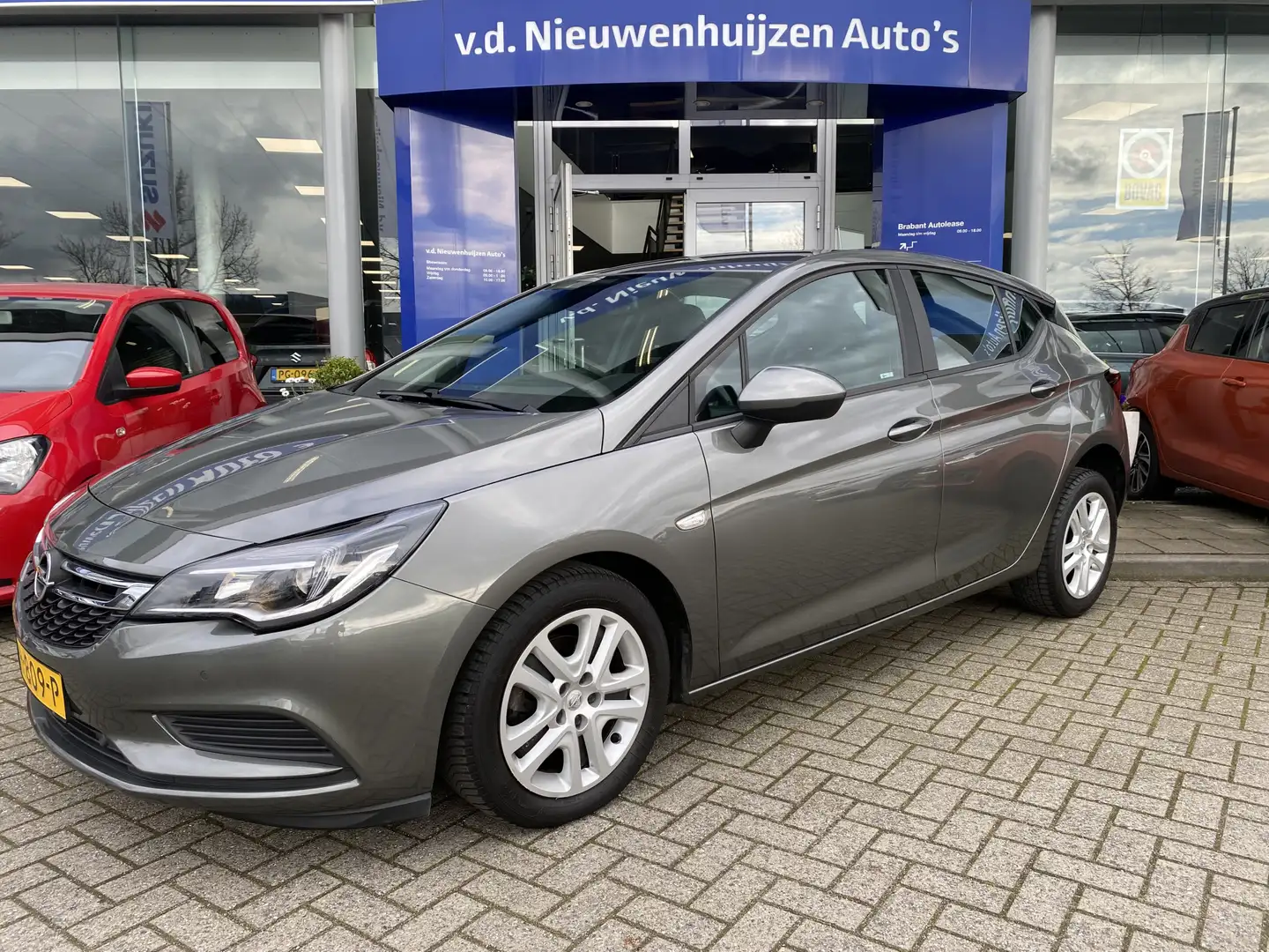 Opel Astra 1.0 Online Edition | Camera | Navi | Online Editio Grijs - 1