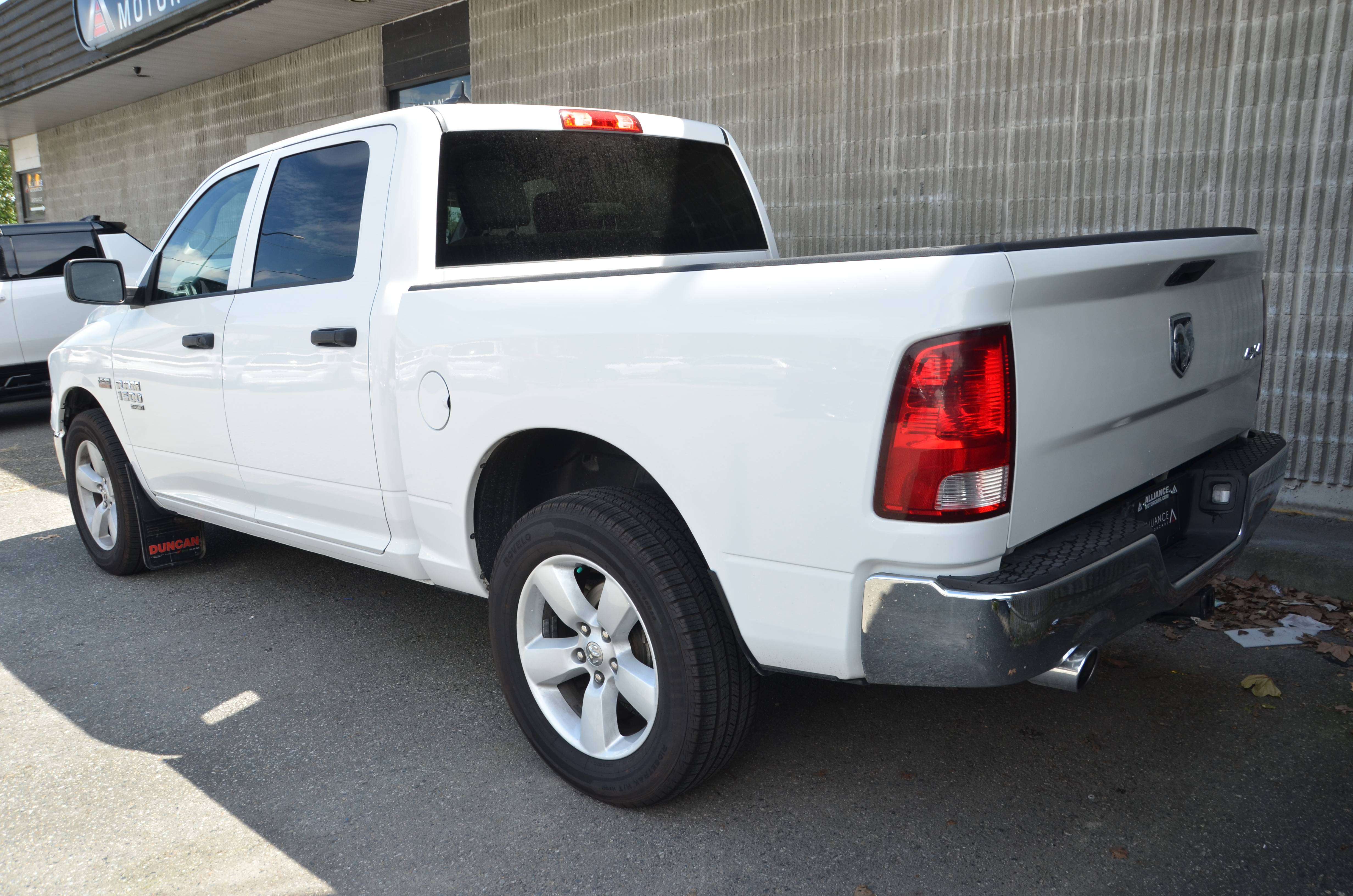 2024 RAM 1500 Classic Crew Cab