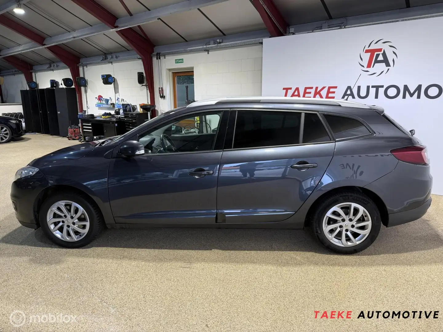 Renault Megane Estate 1.2 TCe Bose Clima/Cruise Zwart - 2