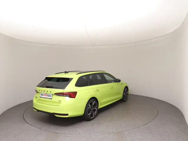 Skoda Octavia view 4