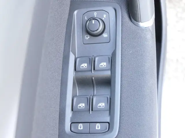 Volkswagen Touran view 4