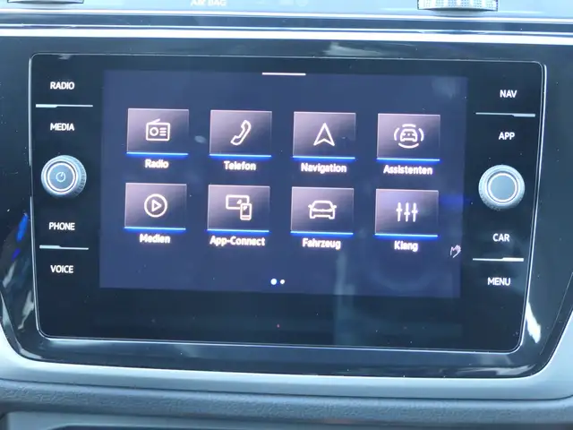 Volkswagen Touran view 11