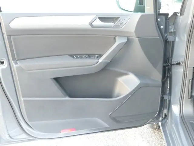 Volkswagen Touran view 5
