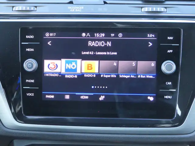 Volkswagen Touran view 10