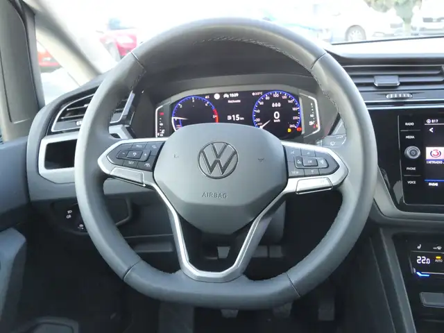 Volkswagen Touran view 8
