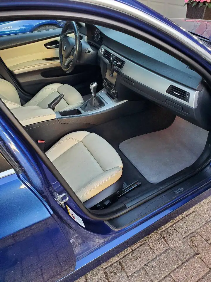 BMW 3 Series снимка BMW 3 Series