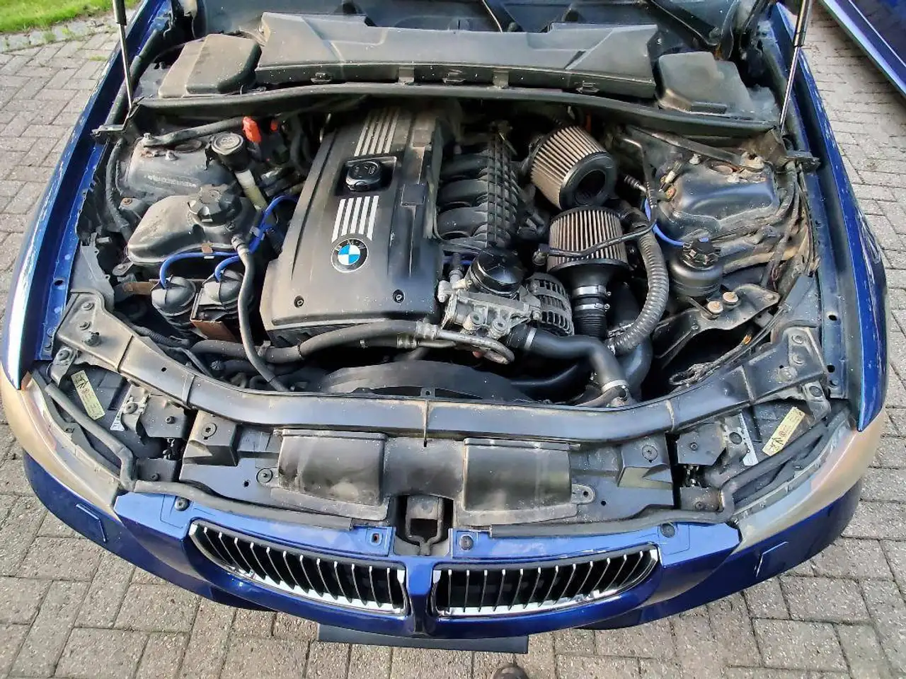 BMW 3 Series снимка BMW 3 Series