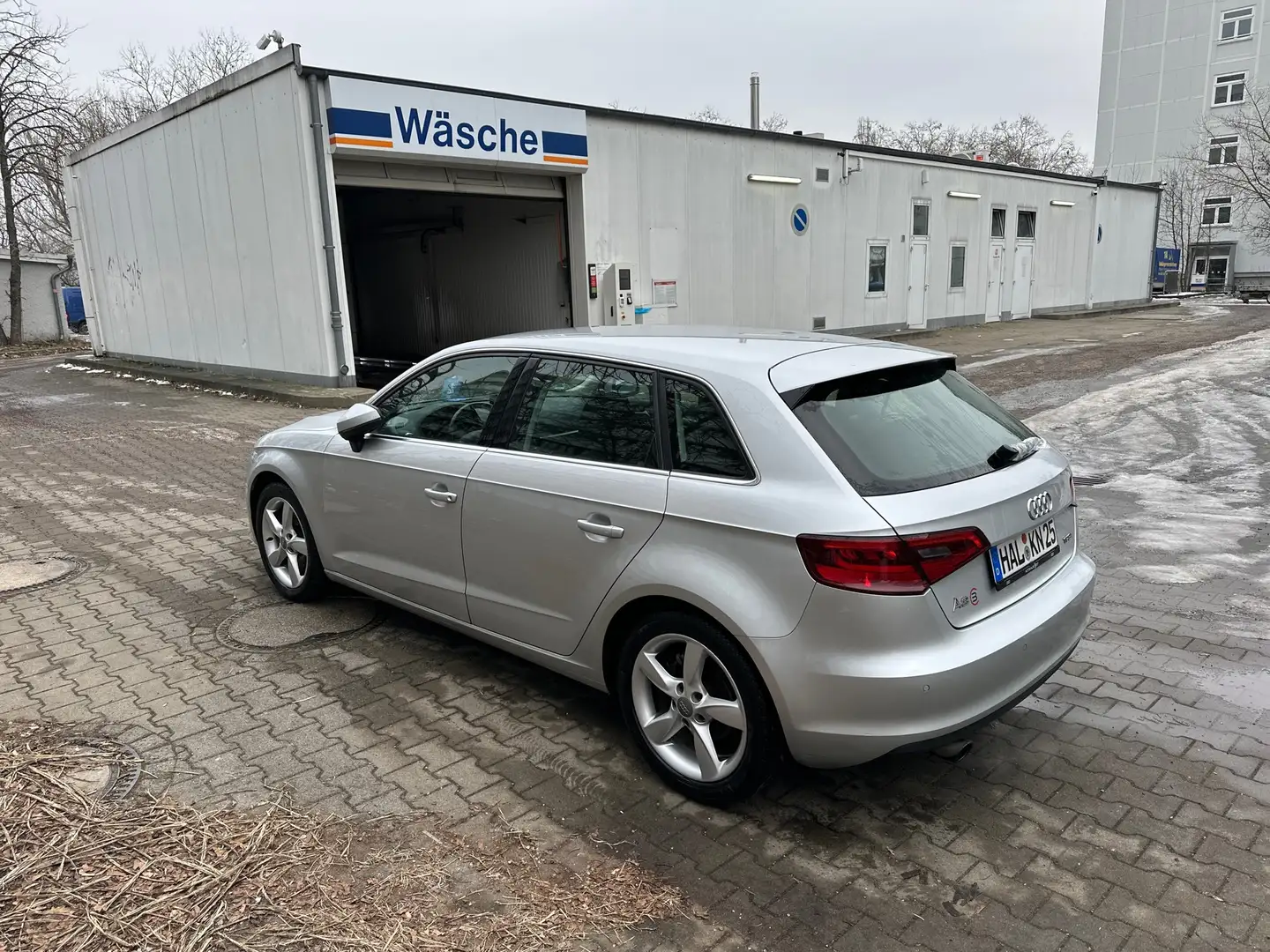 Audi A3 1.2 TFSI Sportback S tronic line Sportpaket - 2