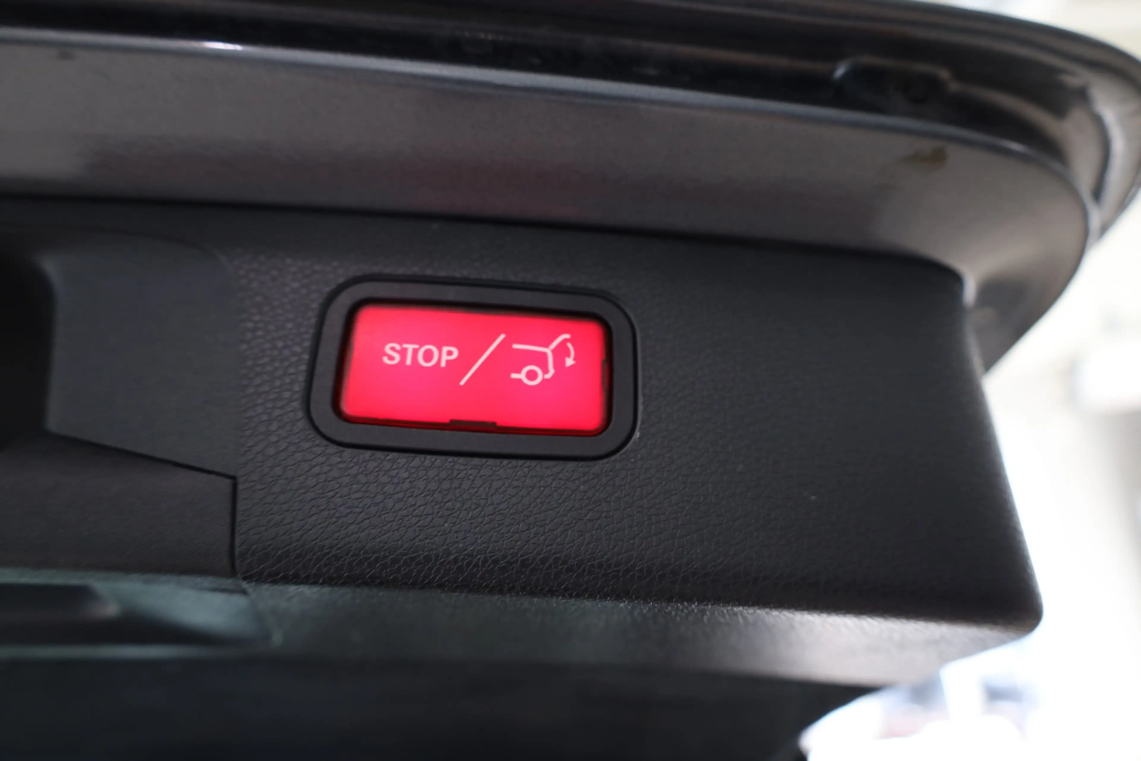 Mercedes-Benz E 300 de Avantgarde *AHK*NAVI*Schiebedach — photo 11