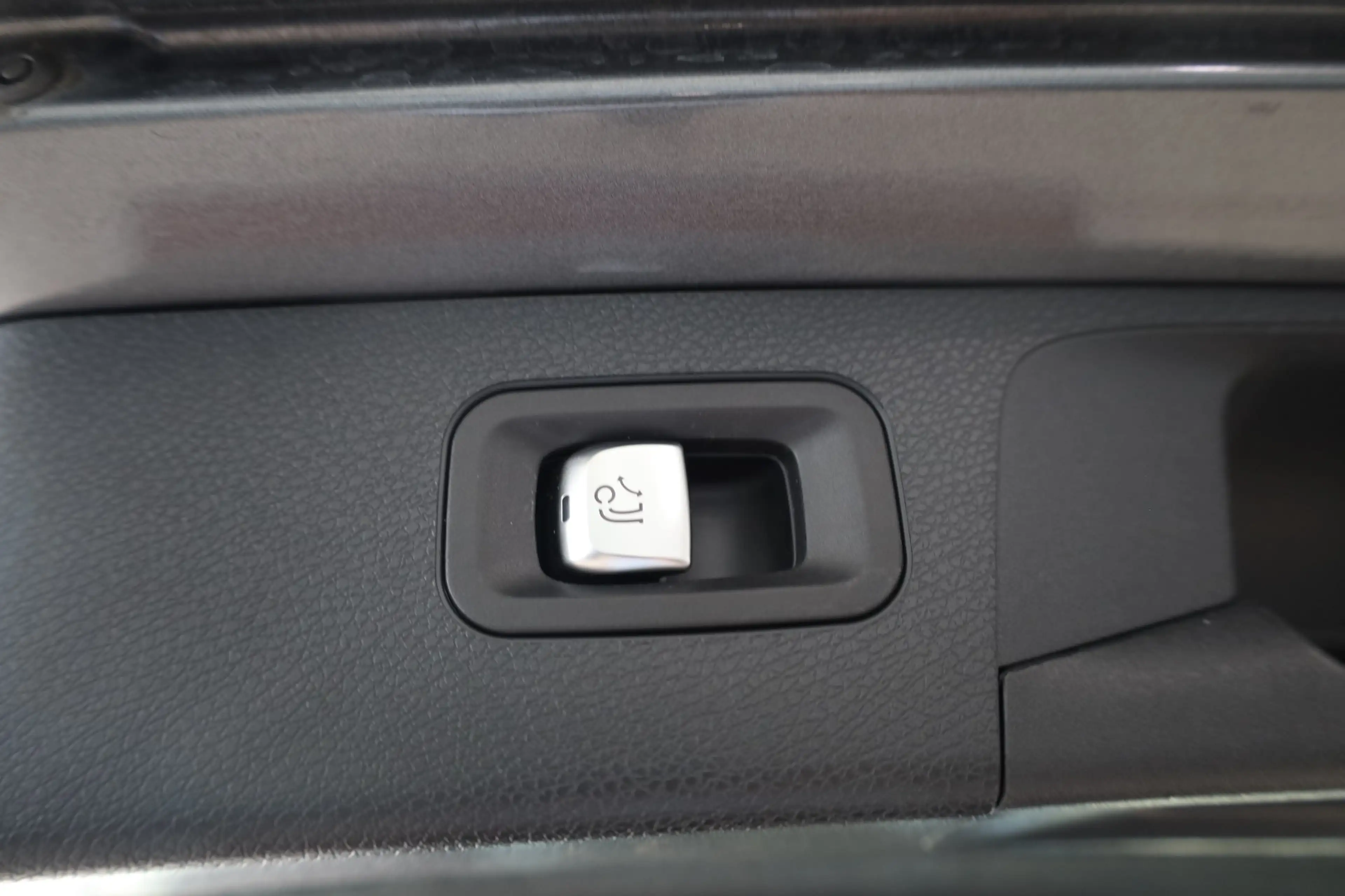 Mercedes-Benz E 300 de Avantgarde *AHK*NAVI*Schiebedach — photo 12