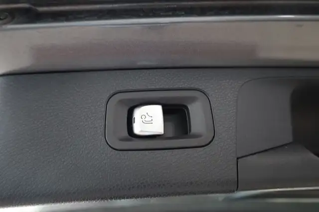 Mercedes-Benz 300 view 12