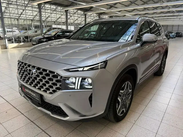 Hyundai Santa Fe view 3
