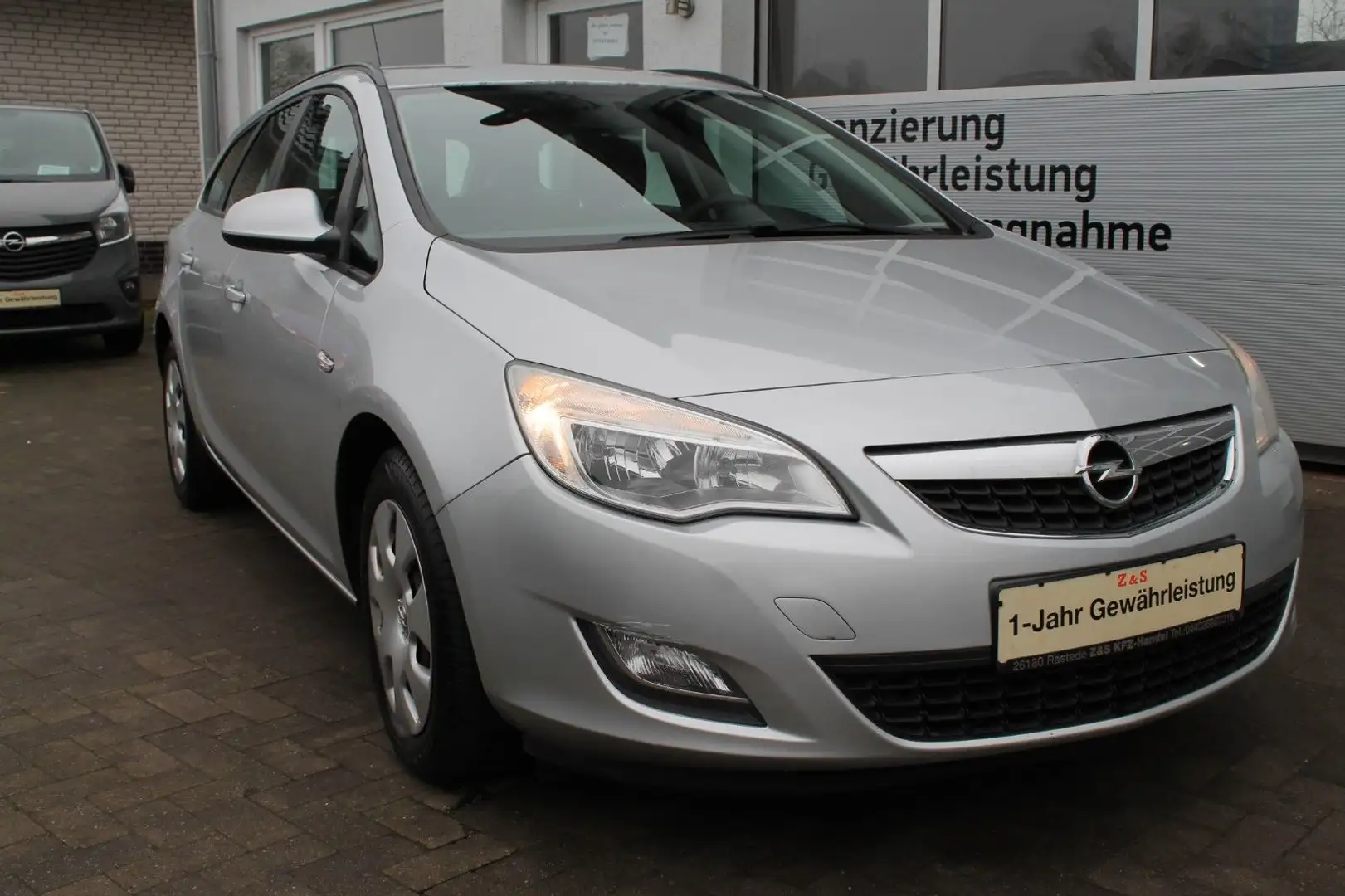 Opel Astra J Sports Tourer Selection Silber - 1