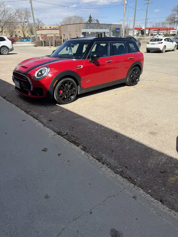 MINI Cooper Clubman снимка MINI Cooper Clubman