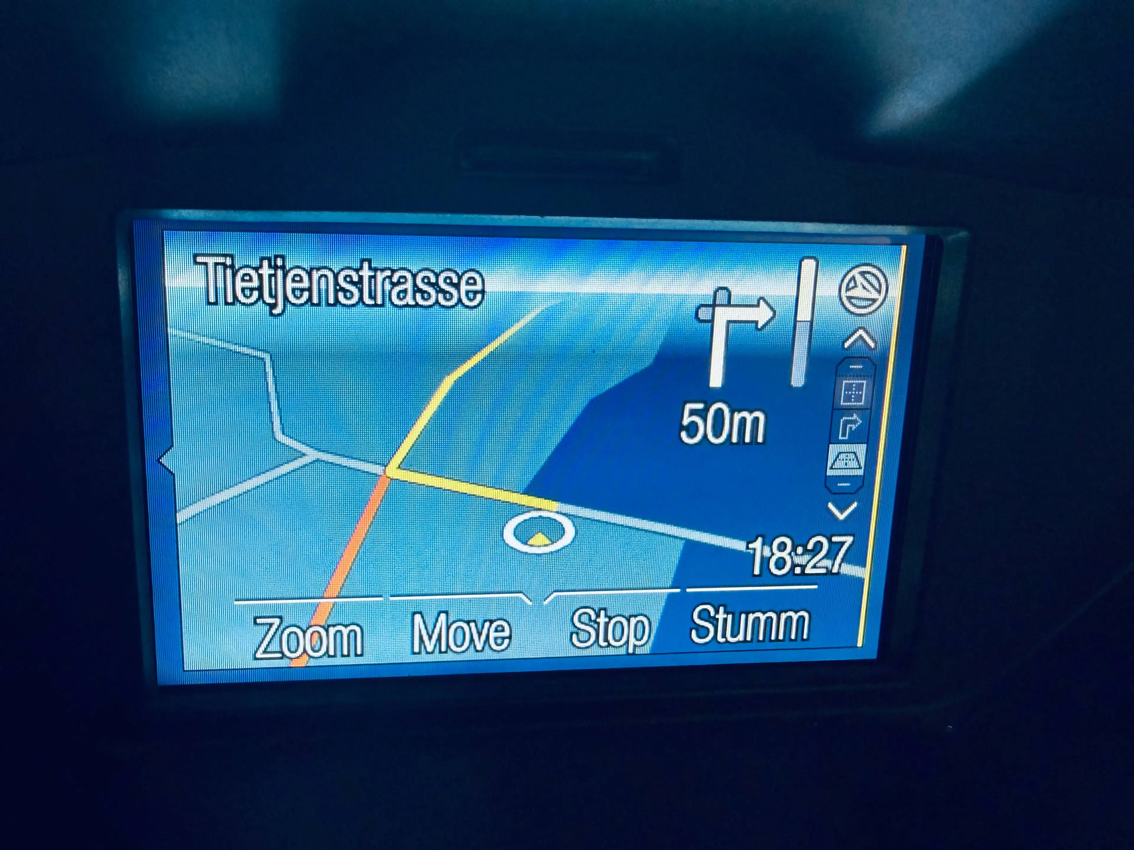 Ford Tourneo Courier Titanium — photo 12