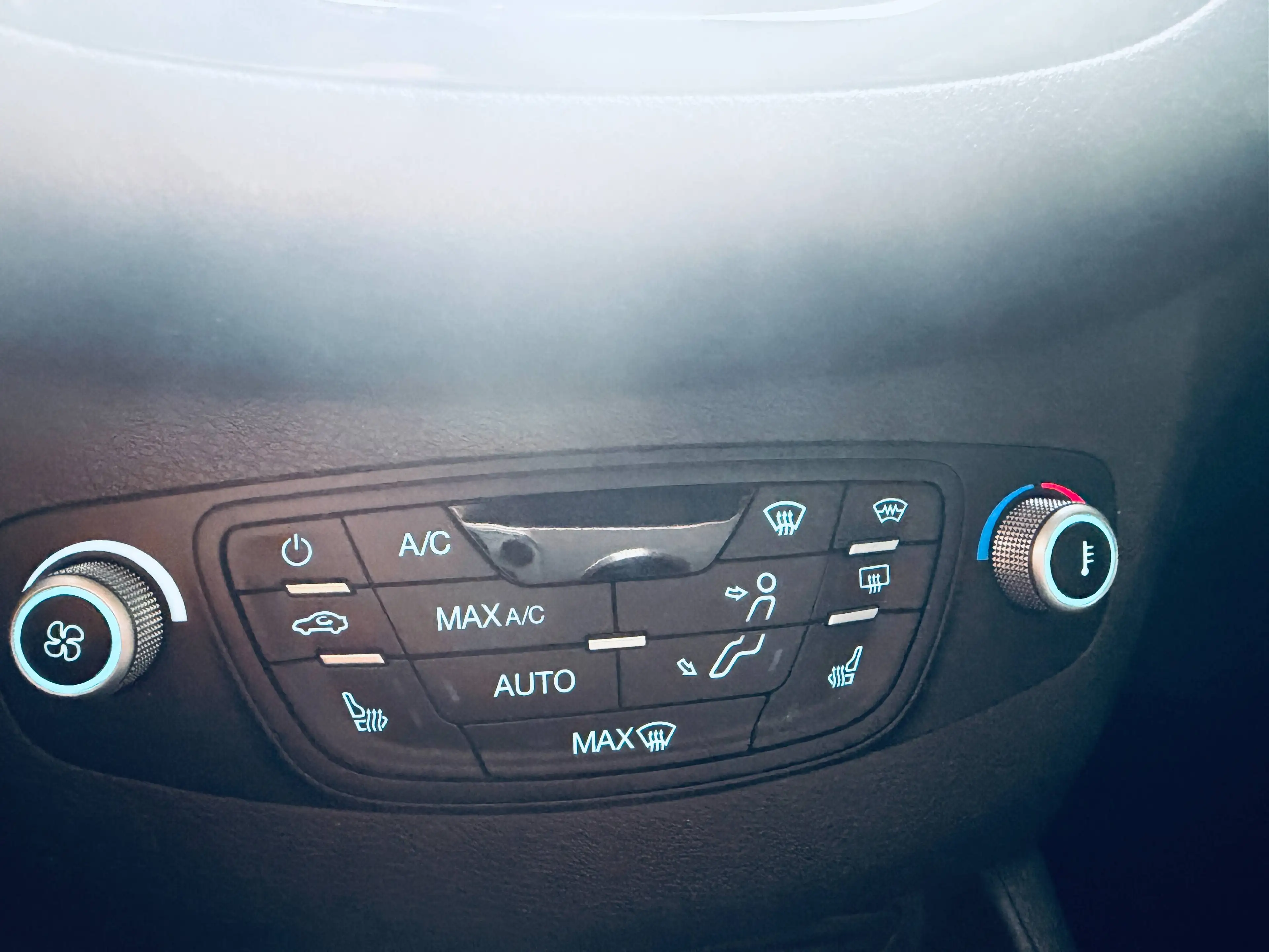 Ford Tourneo Courier Titanium — photo 14