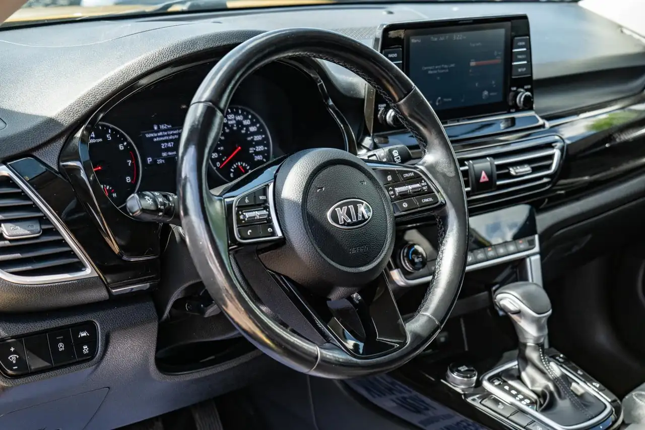 Kia Seltos снимка Kia Seltos