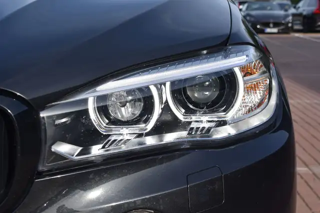 BMW X5 view 10