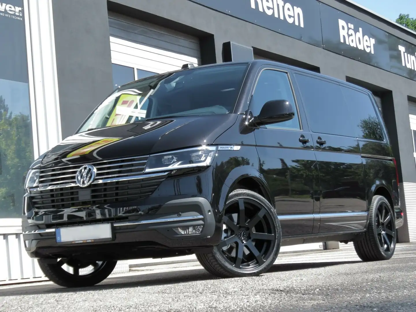 Volkswagen T6 Multivan T6.1 Multivan Highl. 4M LED NAV STDHZG 20"ALU Nero - 1