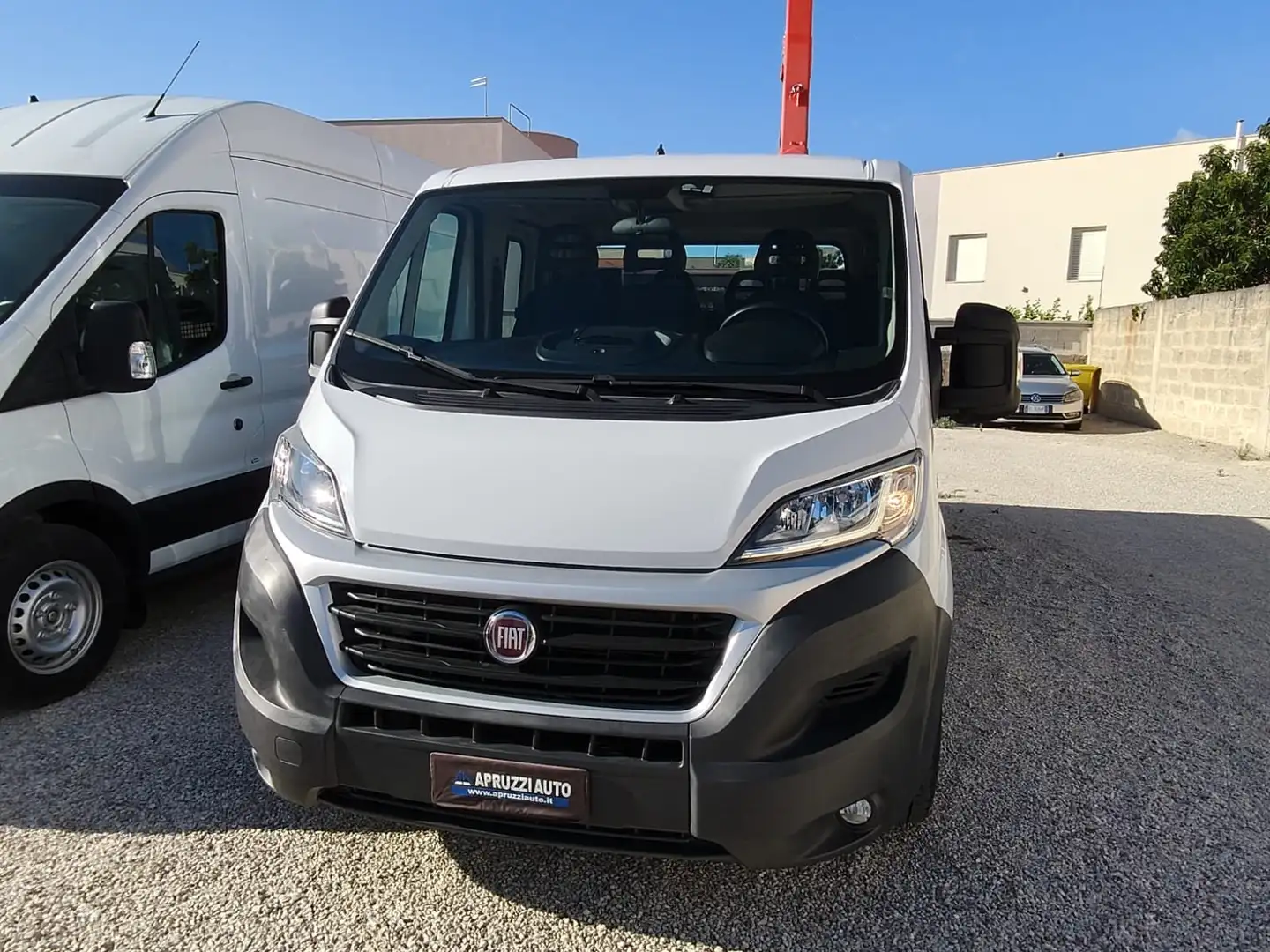 Fiat Ducato 35 2.3 MJT 130CV PM-DC Cab. Maxi CON GRU Blanco - 1