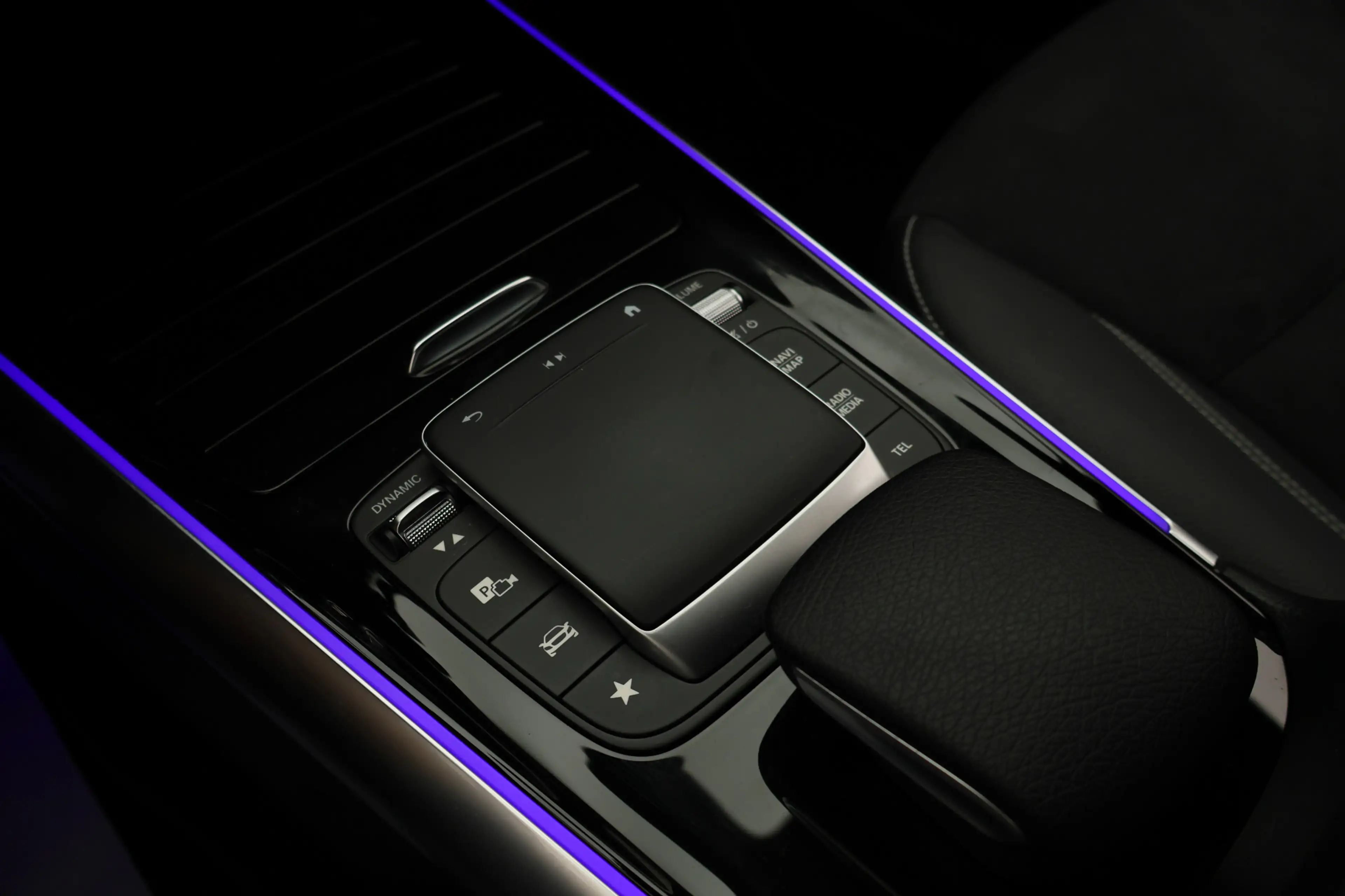 Mercedes-Benz B 250 e Business Line Camera, Cruise, Apple Carplay, LED — photo 48