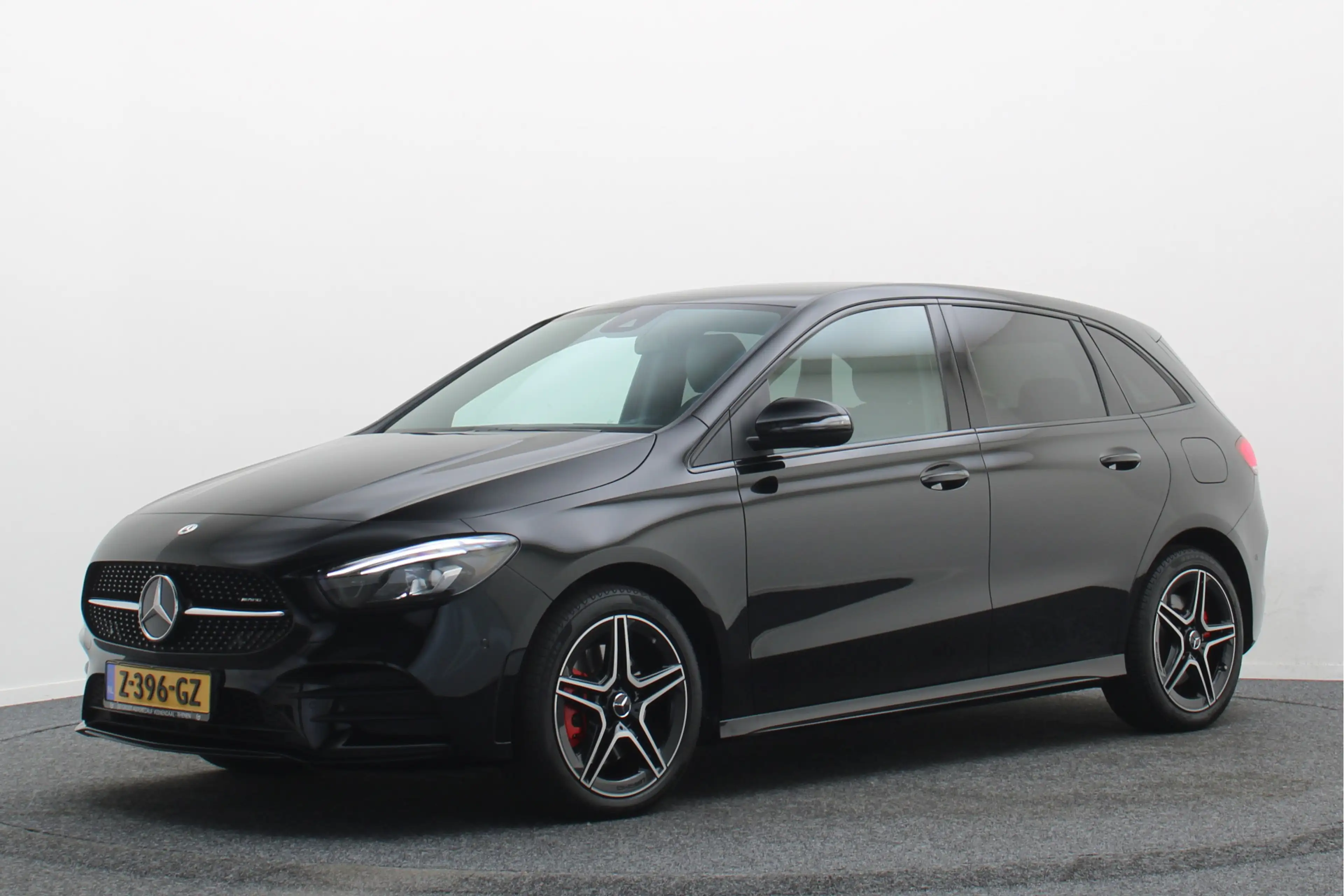 Mercedes-Benz B 250 e Business Line Camera, Cruise, Apple Carplay, LED — photo 17
