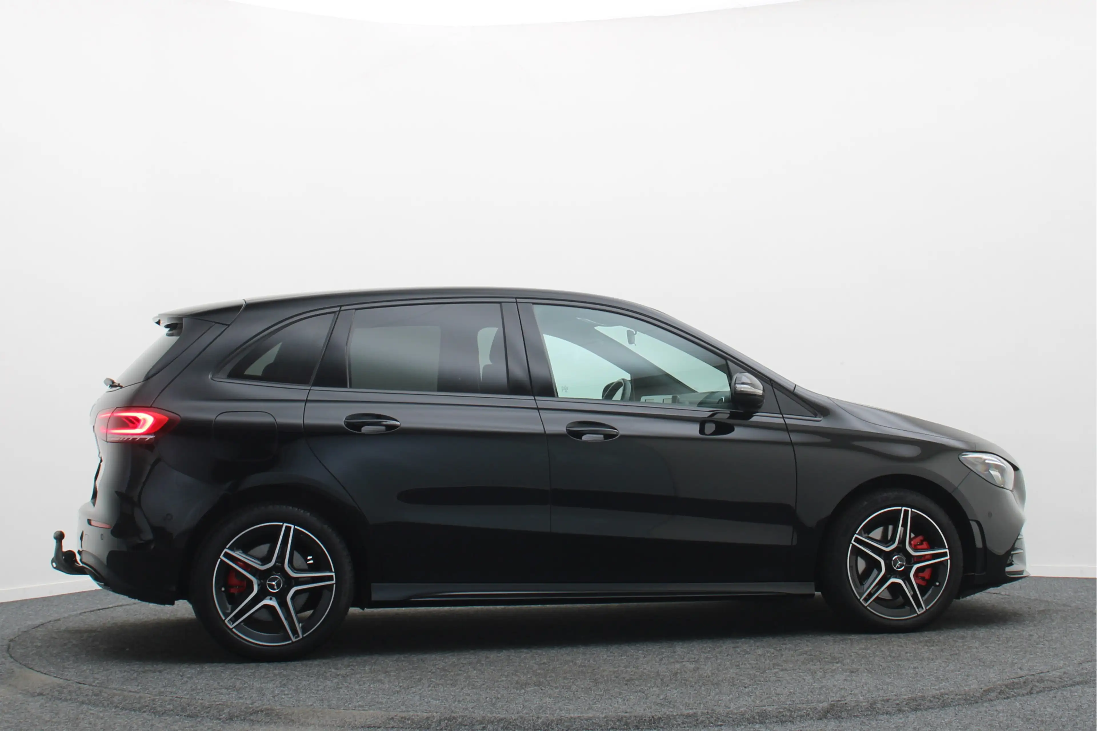 Mercedes-Benz B 250 e Business Line Camera, Cruise, Apple Carplay, LED — photo 8