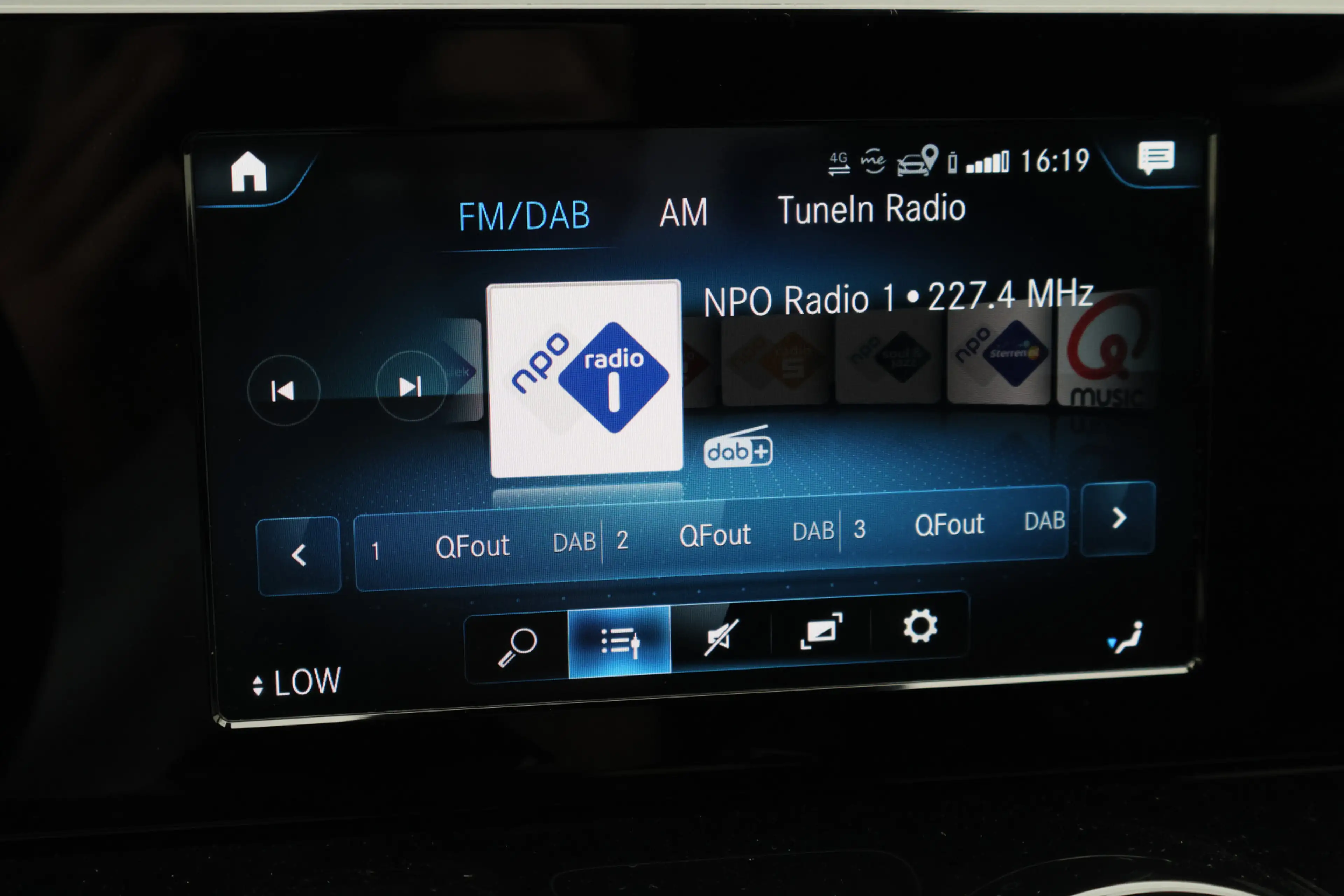 Mercedes-Benz B 250 e Business Line Camera, Cruise, Apple Carplay, LED — photo 42