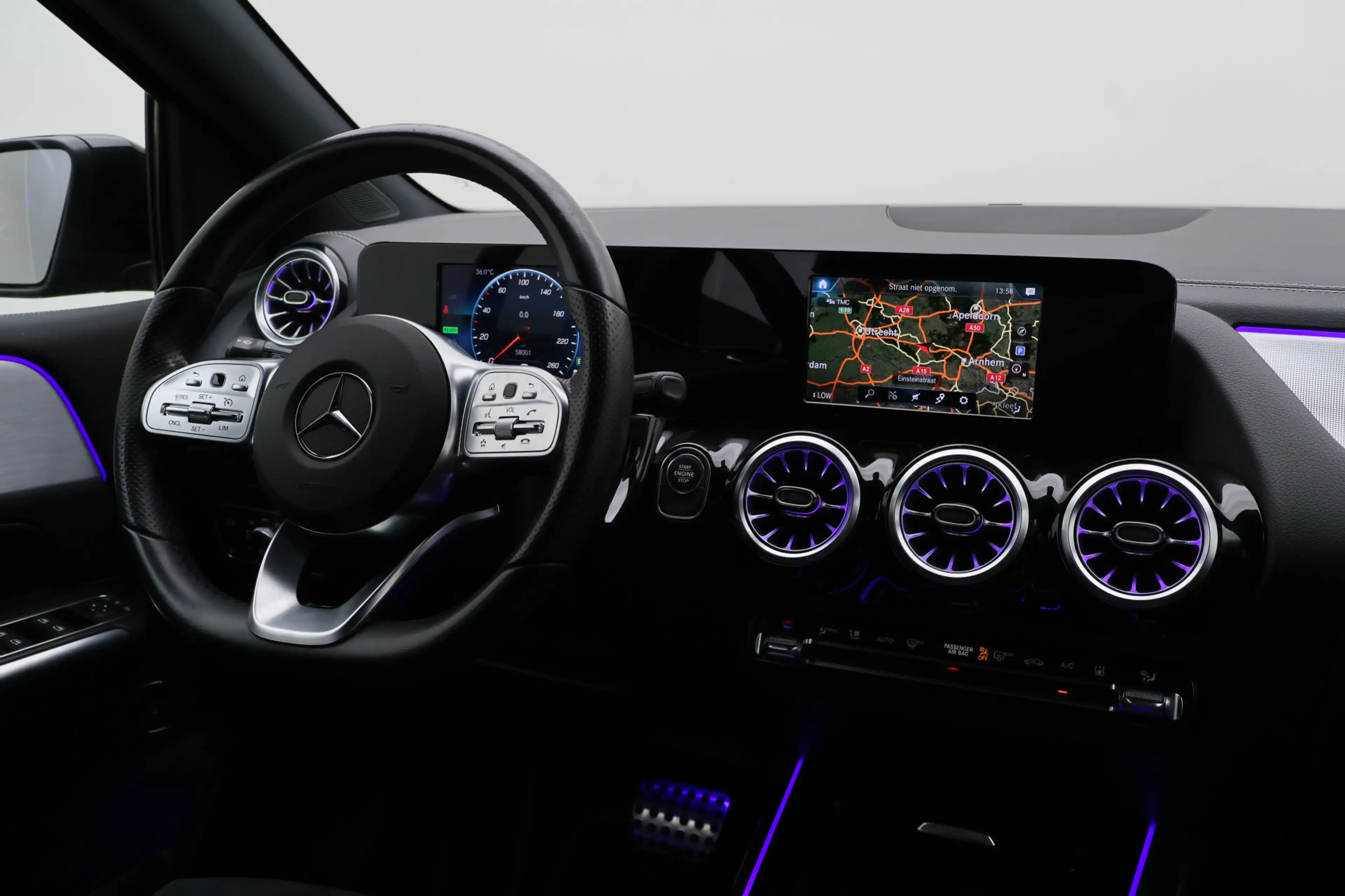Mercedes-Benz B 250 e Business Line Camera, Cruise, Apple Carplay, LED — photo 29