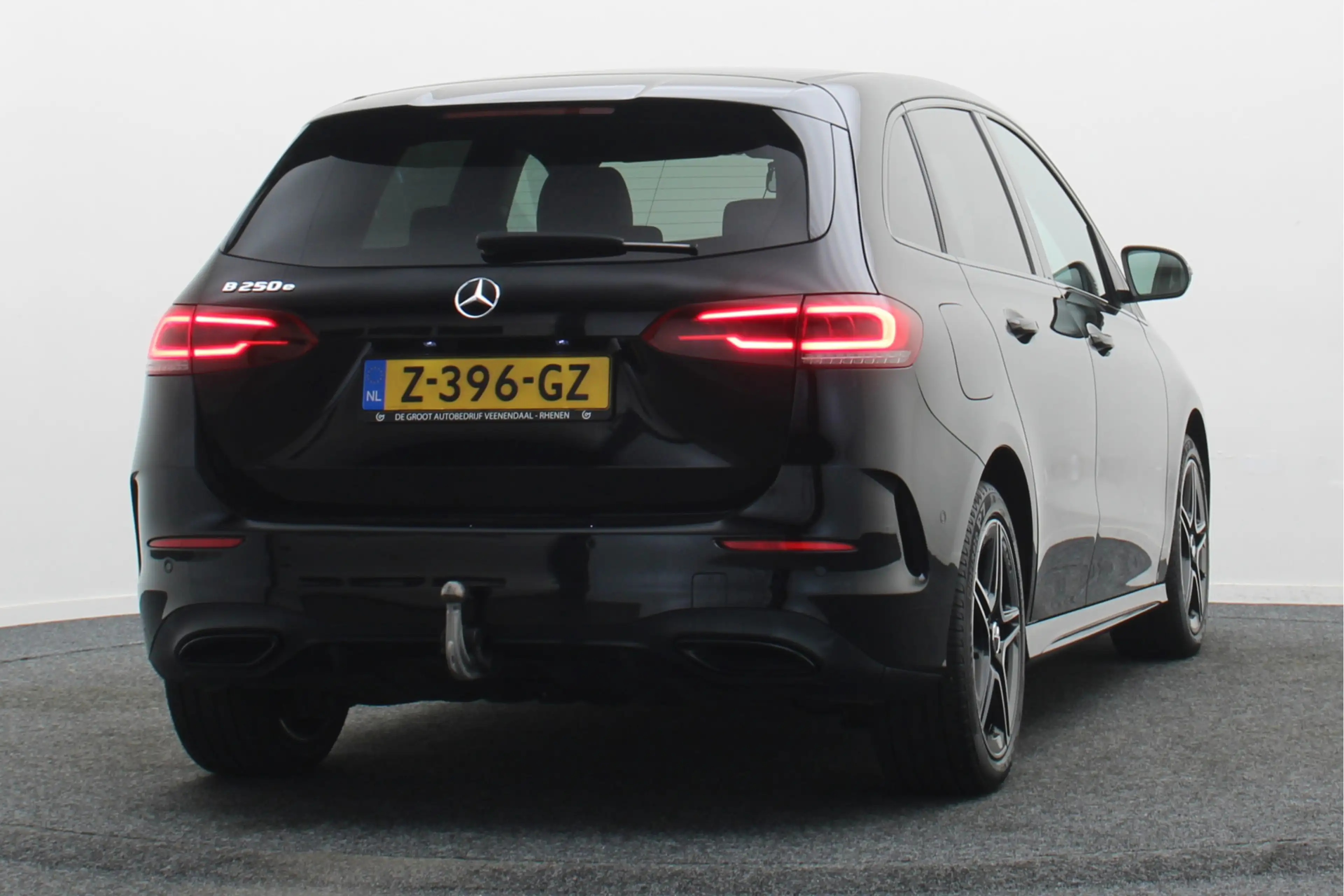 Mercedes-Benz B 250 e Business Line Camera, Cruise, Apple Carplay, LED — photo 20
