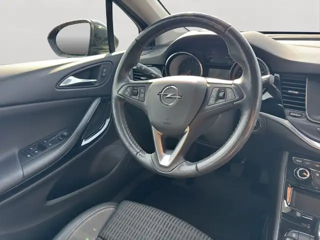 Opel Astra view 12