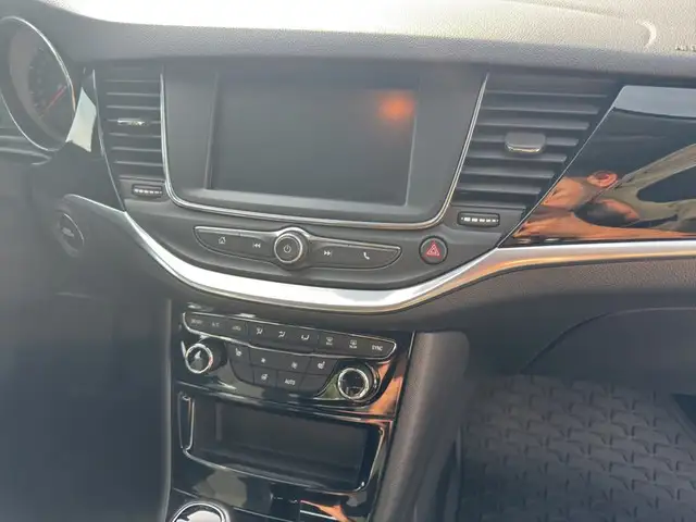 Opel Astra view 11