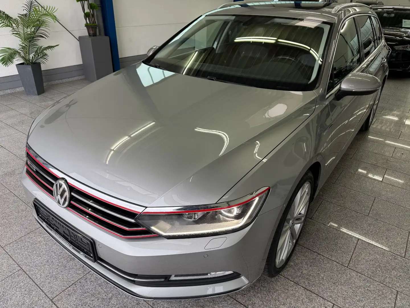 Volkswagen Passat Variant Passat 2.0 TDI*R-LINE*4M*HIGHL*PAN*LED*DYNA*ZHNR Argent - 2