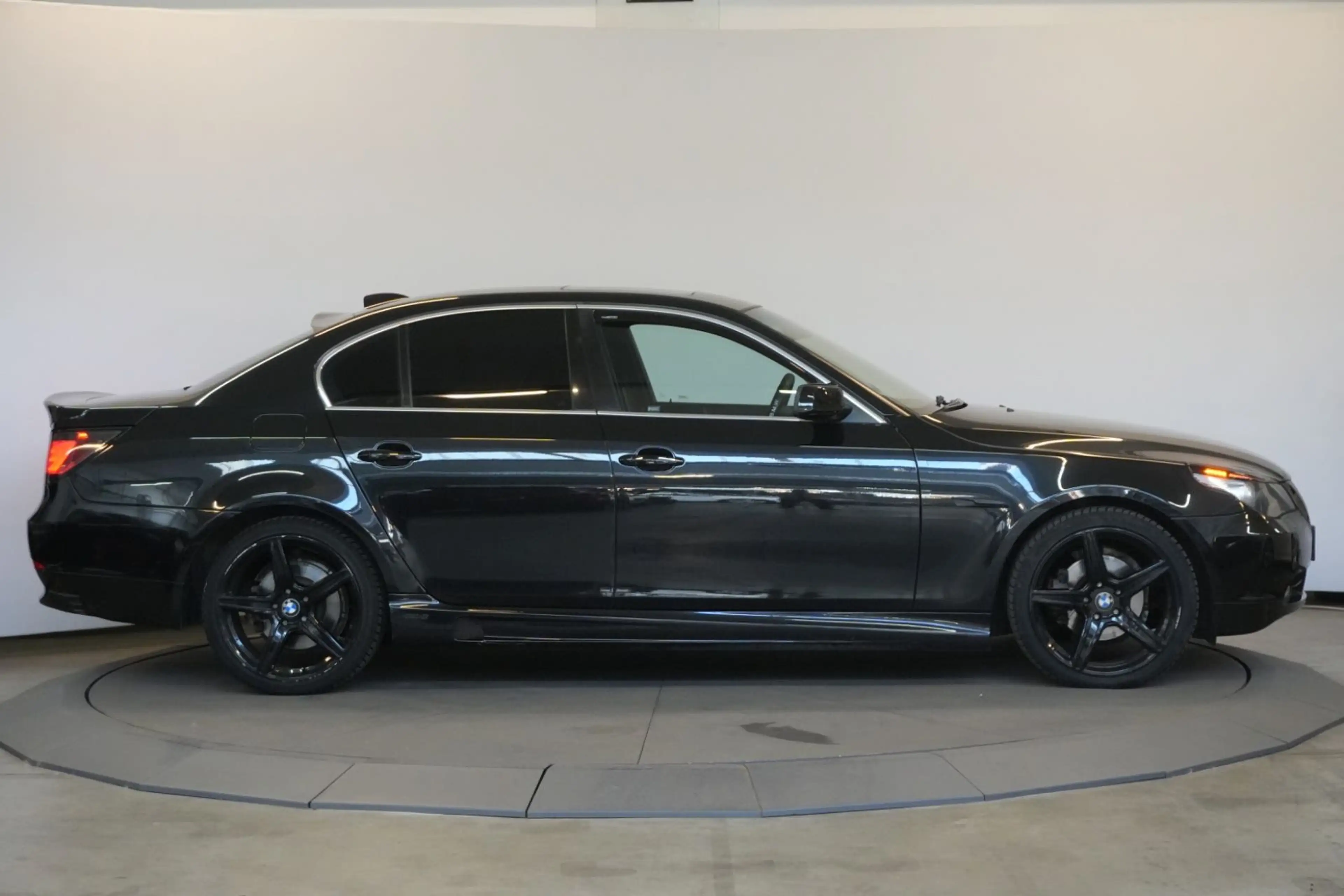 BMW 523 i 2.5 Automatik PDC Xenon Schiebedach — photo 6