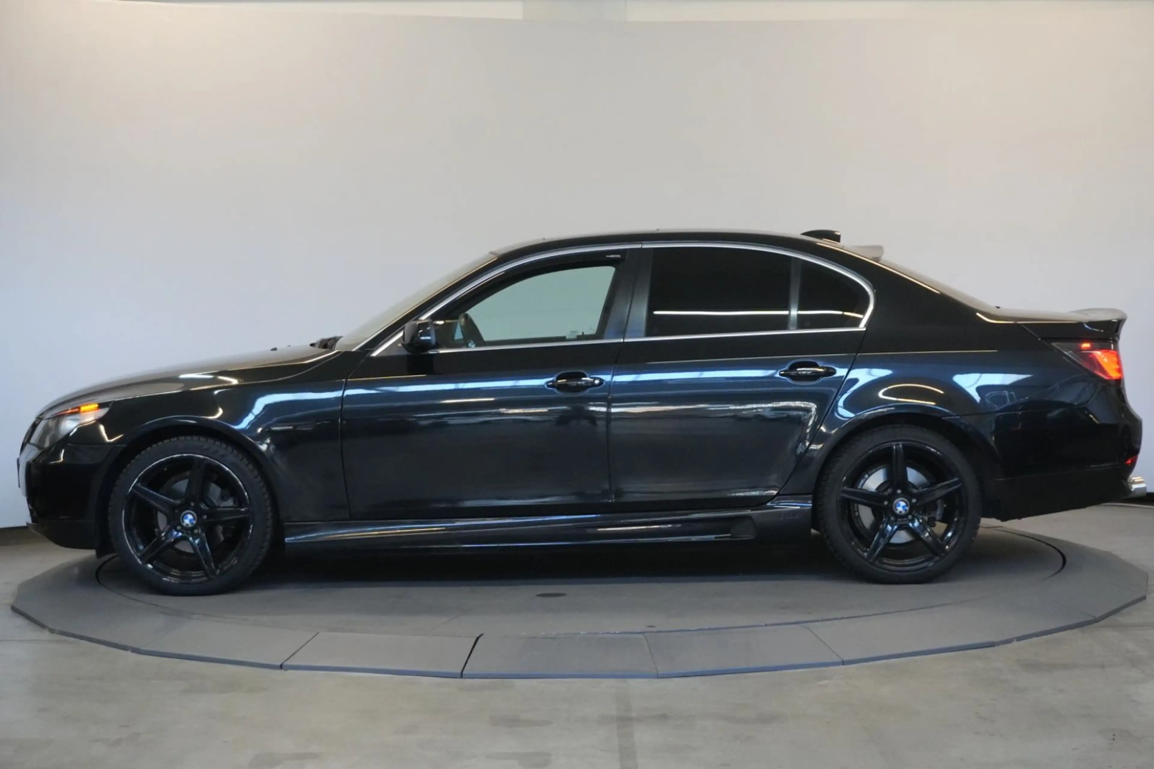 BMW 523 i 2.5 Automatik PDC Xenon Schiebedach — photo 2