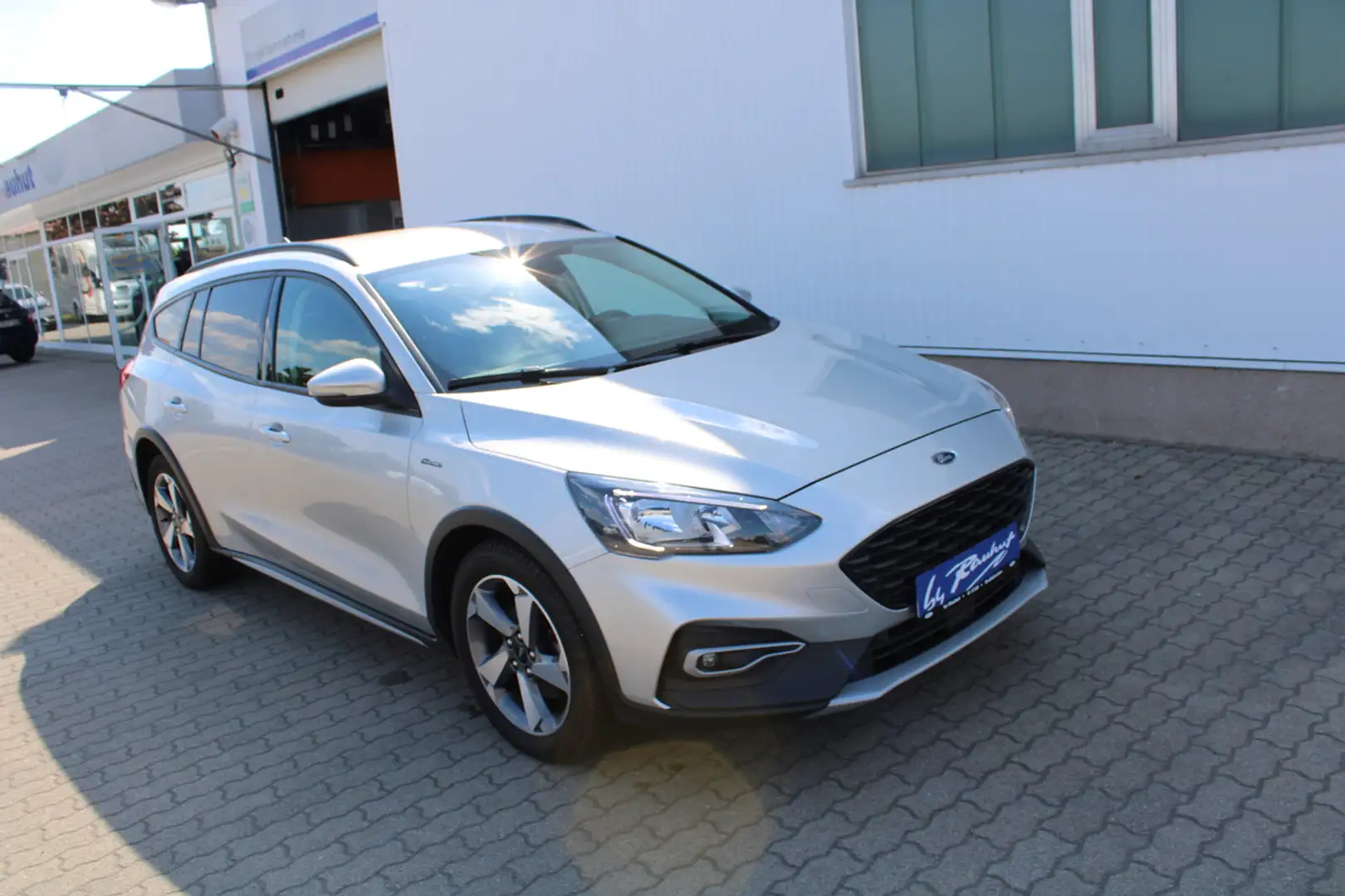 Ford Focus 1.0 EcoBoost Active (EURO 6d-Temp) Silber - 2
