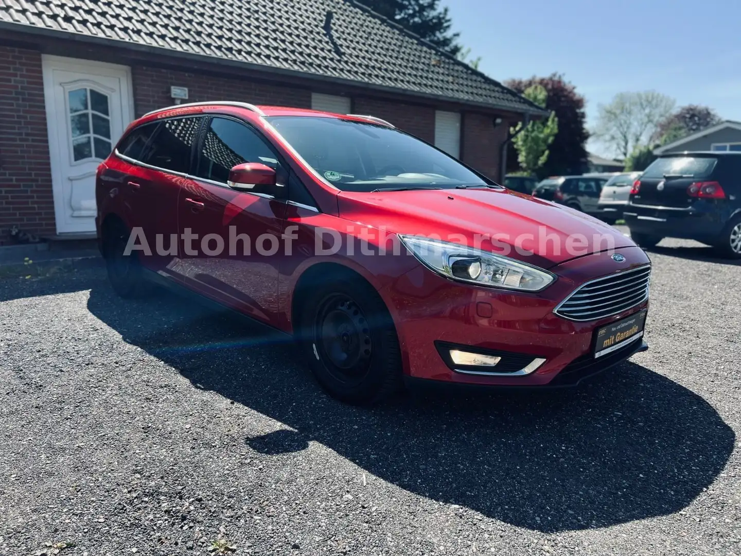 Ford Focus Turnier Titanium/Navi/Klima/PDC/AHK/Tempo Rojo - 2