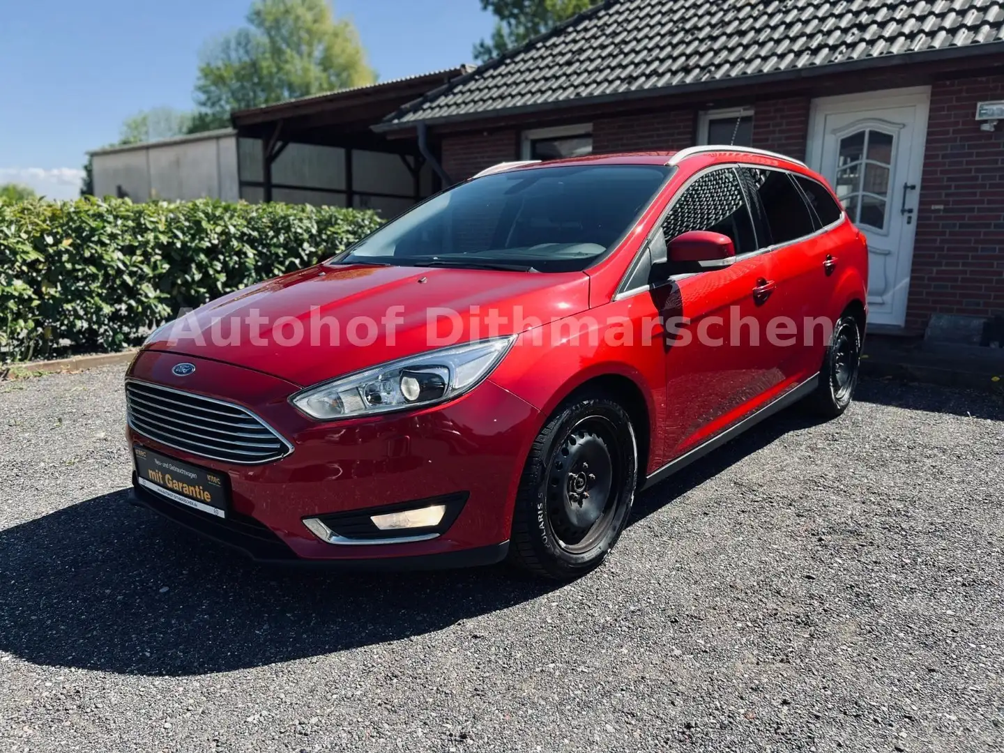 Ford Focus Turnier Titanium/Navi/Klima/PDC/AHK/Tempo Rojo - 1