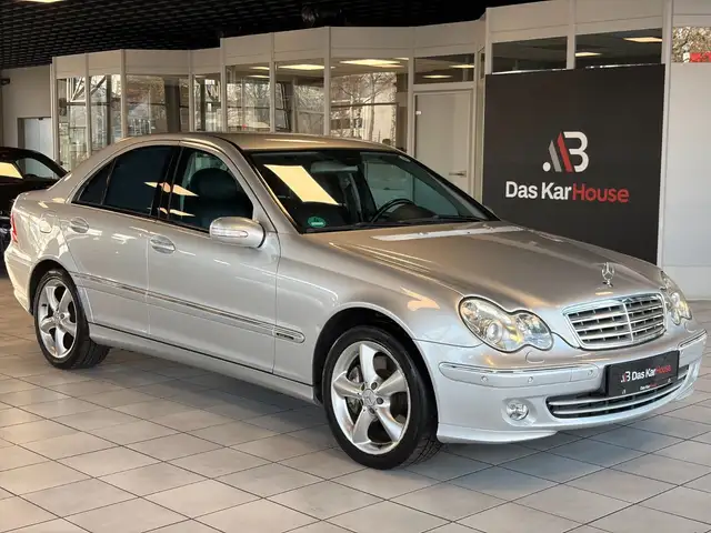 Mercedes-Benz C 320 Limousine Sport Edition · Navi · Bi Xenon