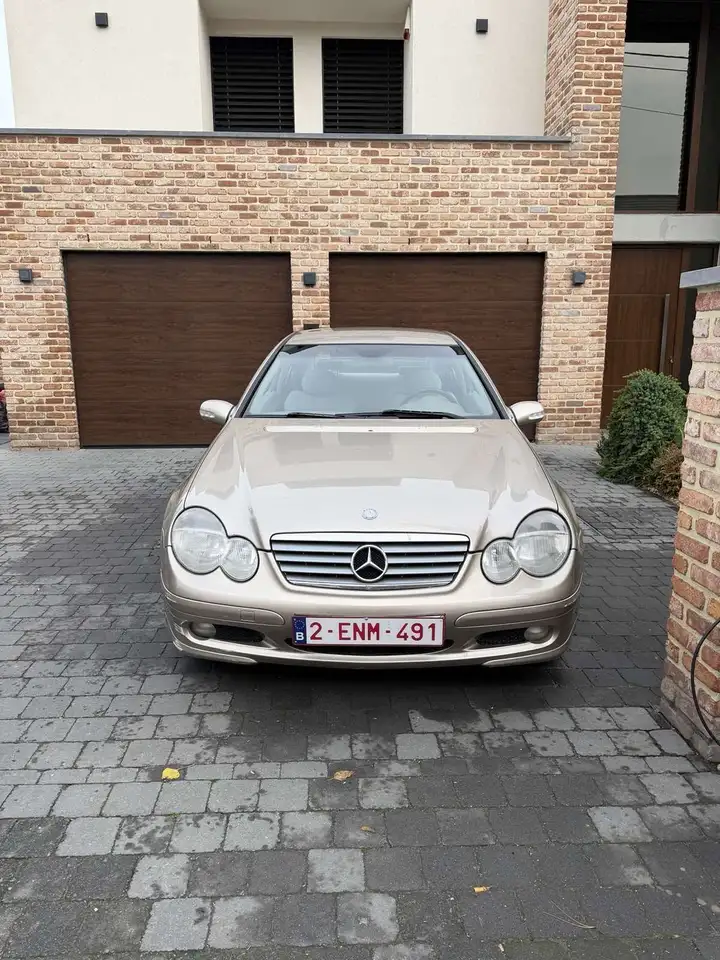 Mercedes-Benz C 200