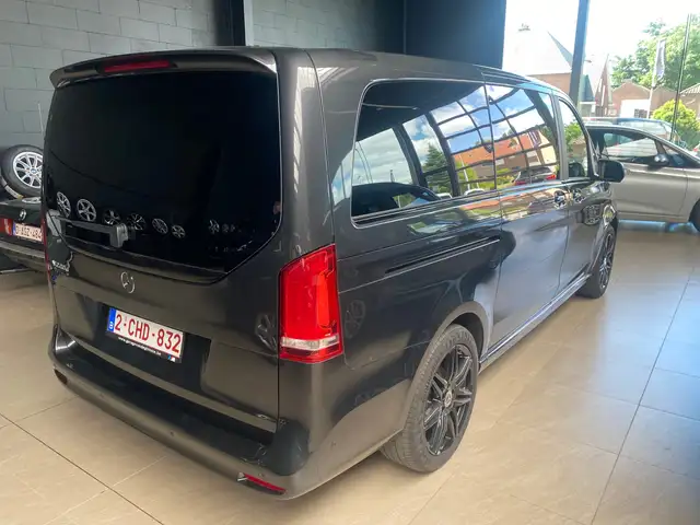 Mercedes-Benz V 220 amg line